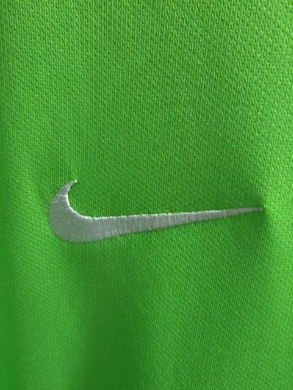 Nike Men's Green VfL Wolfsburg Home Jersey with Volkswagen Logo - Picture 3 of 11